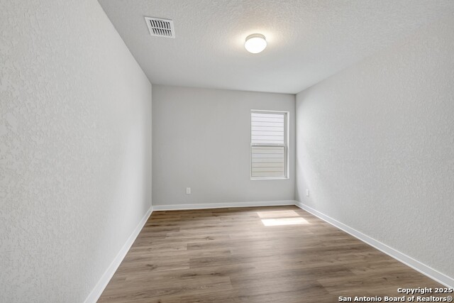 Listing photo id 19 for 6252 Persimmon Lake