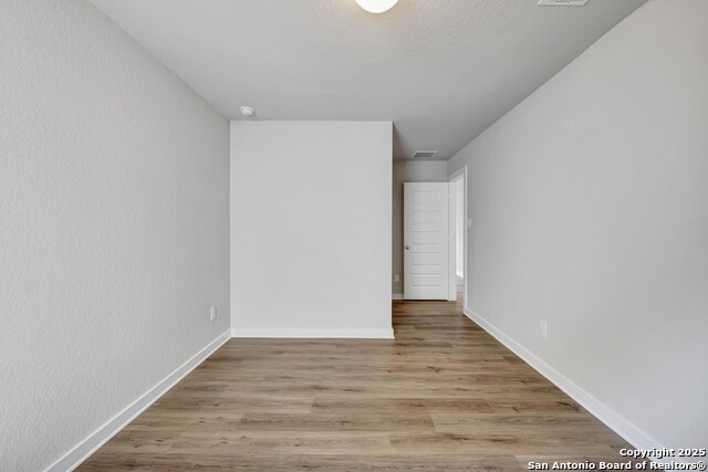 Listing photo id 20 for 6252 Persimmon Lake