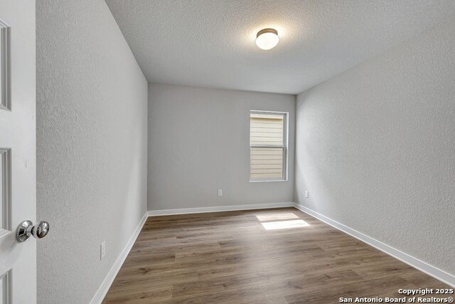 Listing photo id 21 for 6252 Persimmon Lake