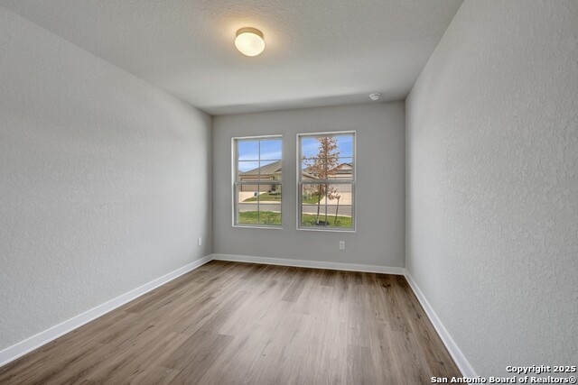 Listing photo id 23 for 6252 Persimmon Lake