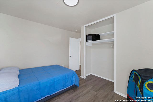 Image 16 of 19 For 4931 Bayhead