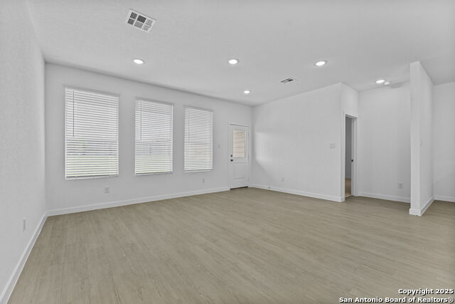 Image 4 of 27 For 1221 Twisted Creek