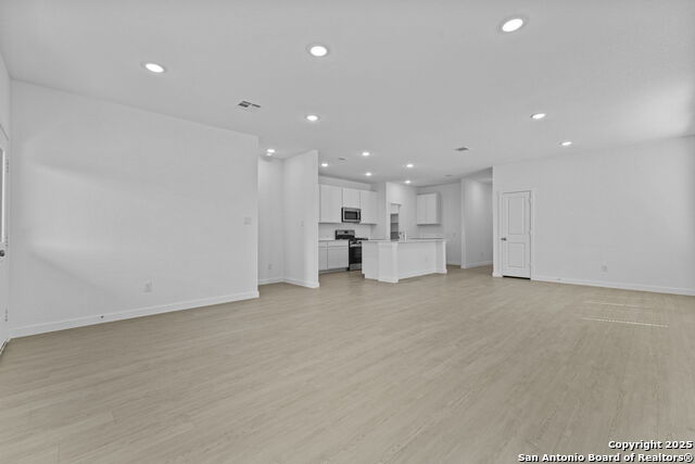 Image 7 of 27 For 1221 Twisted Creek