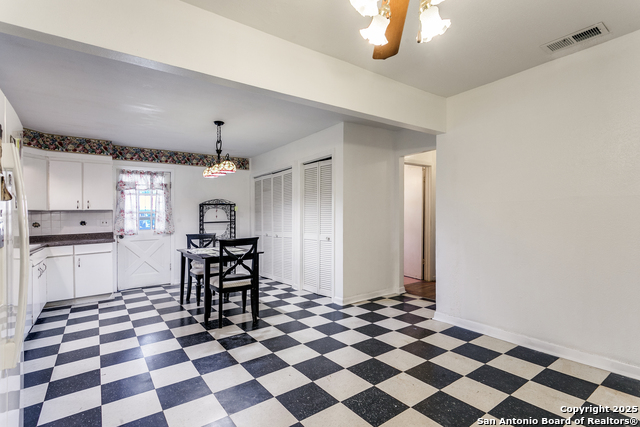 Image 5 of 10 For 2643 Craig Pl W