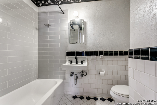 Image 7 of 10 For 2643 Craig Pl W