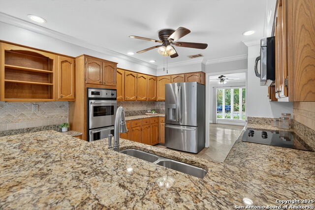 Listing photo id 8 for 12918 Queens Forest