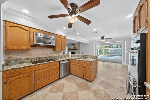 Listing photo id 11 for 12918 Queens Forest