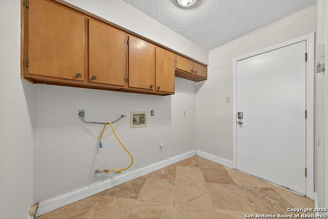 Listing photo id 27 for 12918 Queens Forest