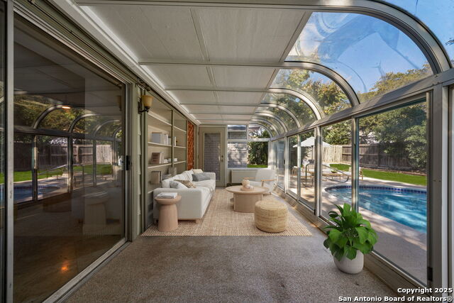 Listing photo id 28 for 12918 Queens Forest