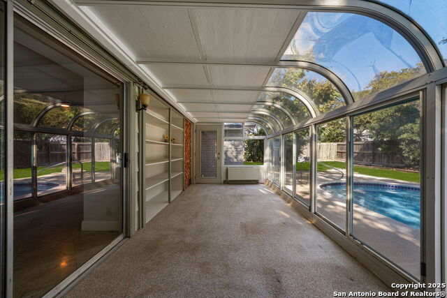 Listing photo id 29 for 12918 Queens Forest