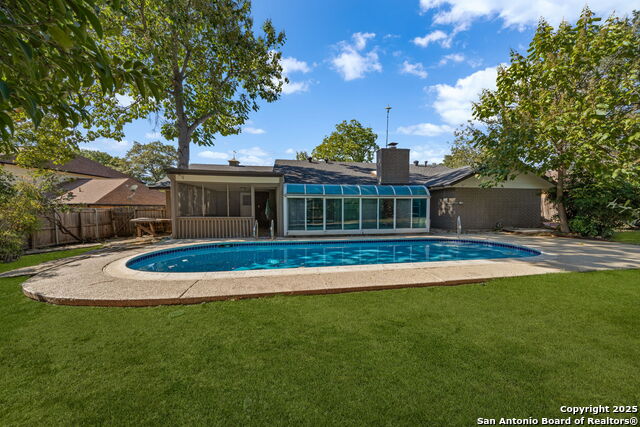 Listing photo id 31 for 12918 Queens Forest