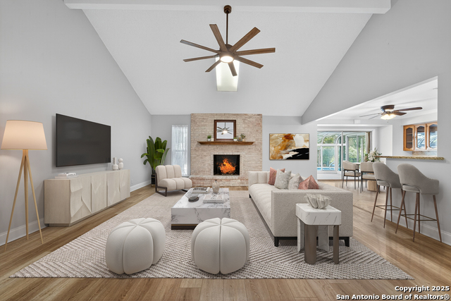 Listing photo id 3 for 12918 Queens Forest