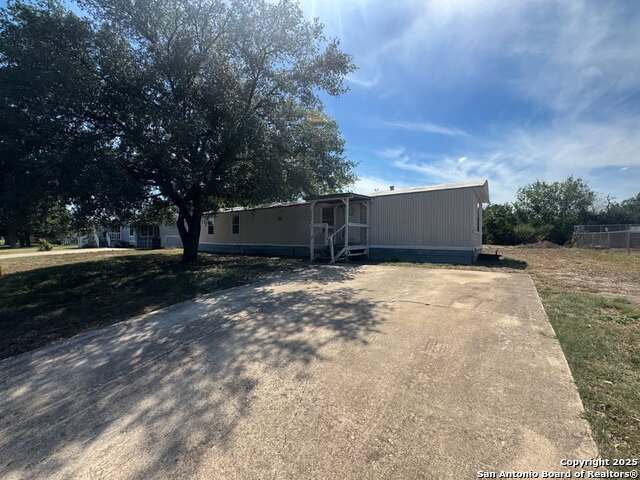 Image 2 of 9 For 2900 Southern Breeze