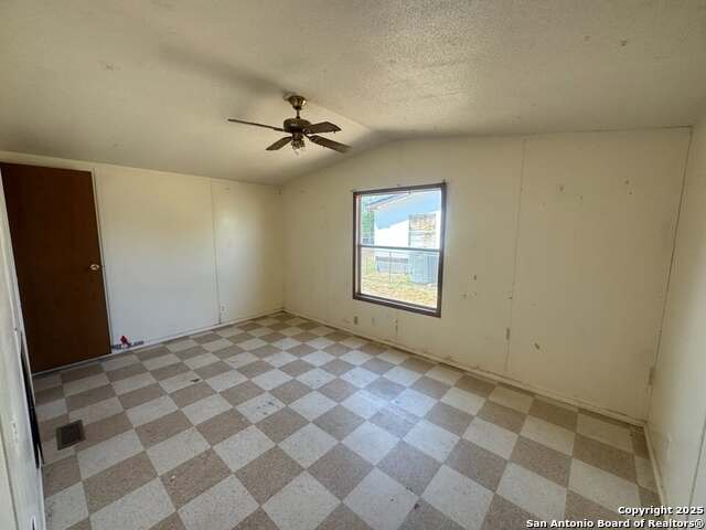 Image 4 of 9 For 2900 Southern Breeze