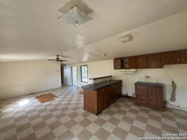 Image 8 of 9 For 2900 Southern Breeze