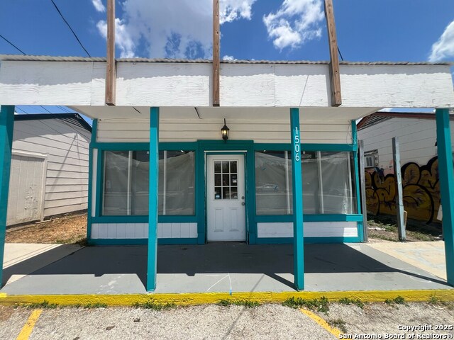 Listing photo id 8 for 1500 Fredericksburg Rd