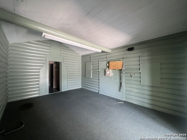 Listing photo id 5 for 1500 Fredericksburg Rd