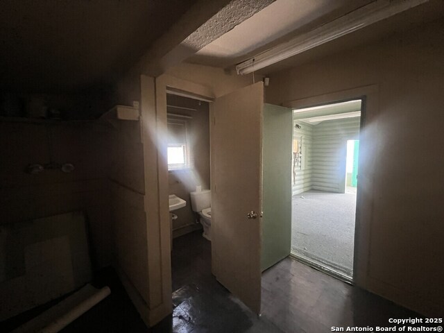 Listing photo id 7 for 1500 Fredericksburg Rd