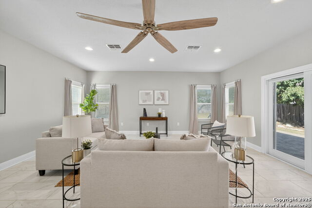 Image 13 of 35 For 237 Wellesley Blvd.