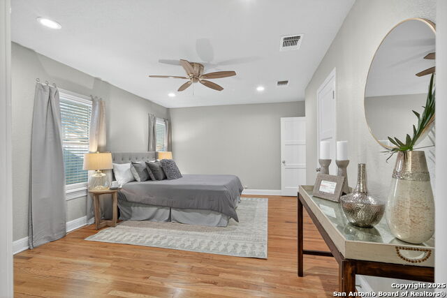 Image 19 of 35 For 237 Wellesley Blvd.