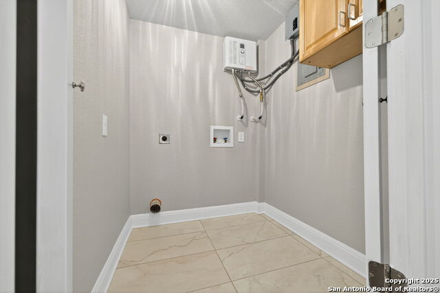 Image 24 of 35 For 237 Wellesley Blvd.