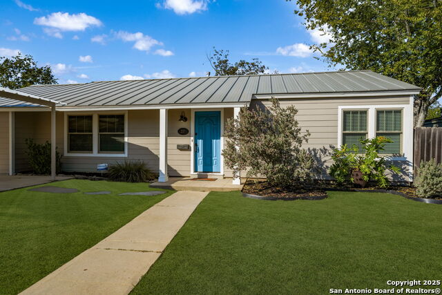 Image 3 of 35 For 237 Wellesley Blvd.