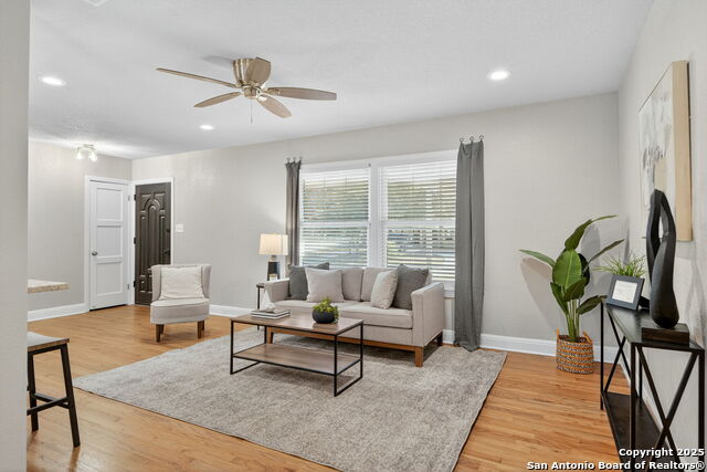 Image 4 of 35 For 237 Wellesley Blvd.