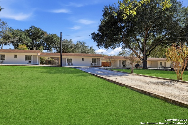 Listing photo id 1 for 1016 Avenue E N