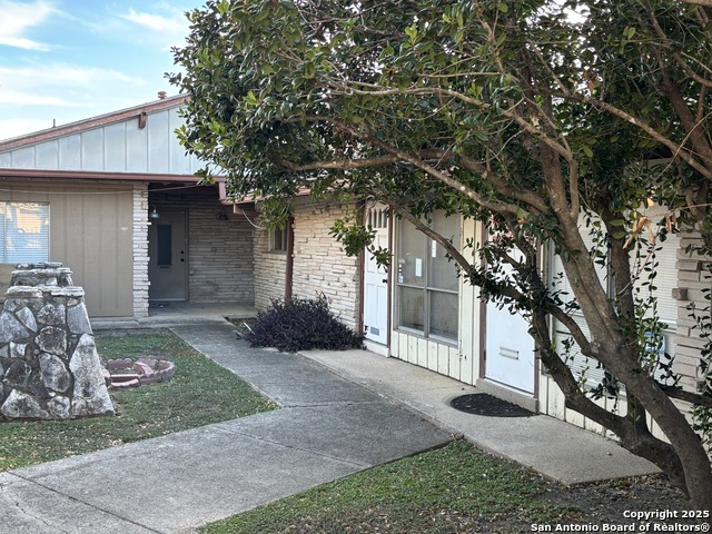 Image 2 of 9 For 114 Southbridge