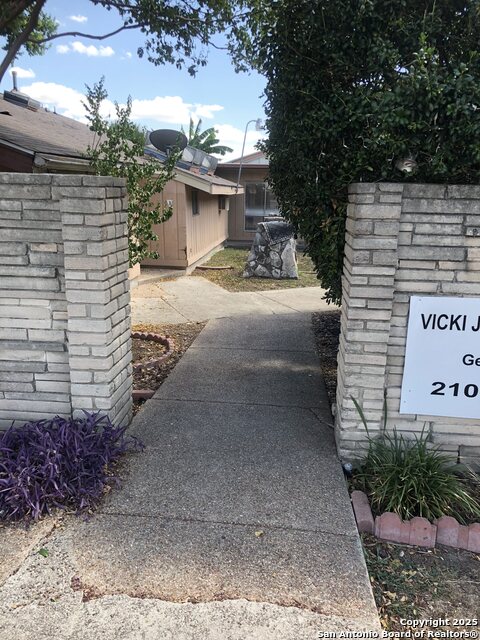 Image 6 of 9 For 114 Southbridge