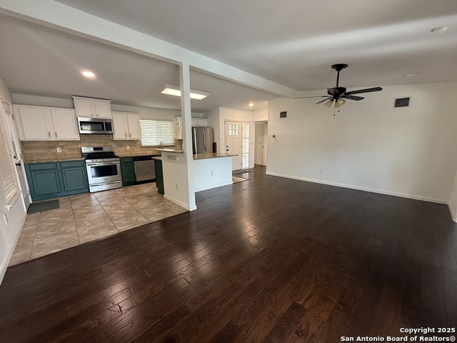 Image 4 of 15 For 2822 Knight Robin