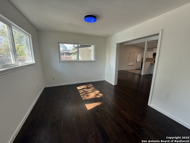 Image 9 of 15 For 2822 Knight Robin