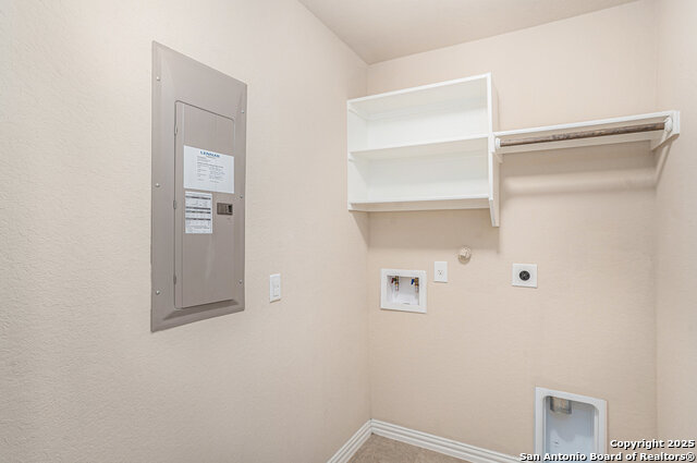 Image 8 of 17 For 466 Meadow Wind