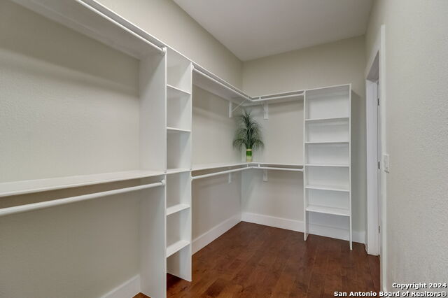 Image 32 of 40 For 546 Academy Ave S