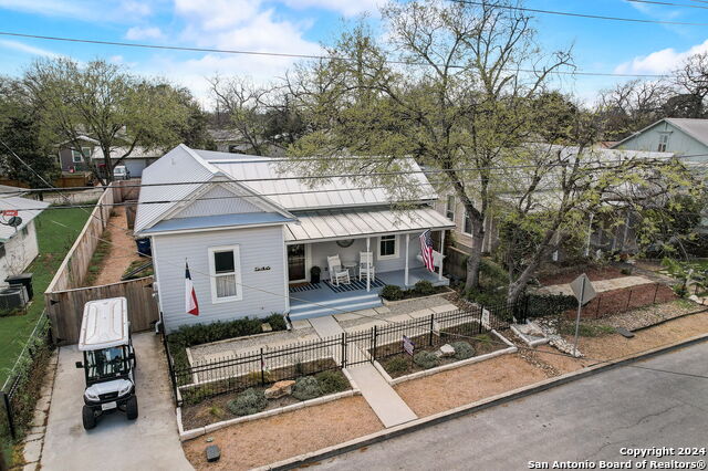 Image 4 of 40 For 546 Academy Ave S