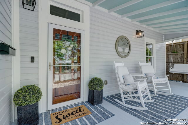 Image 6 of 40 For 546 Academy Ave S