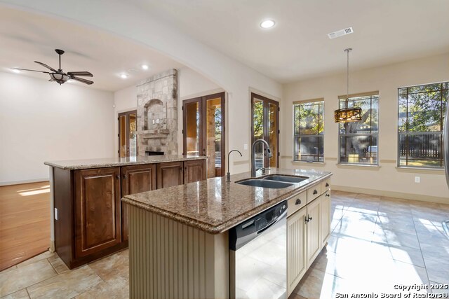 Listing photo id 9 for 129 Legacy  