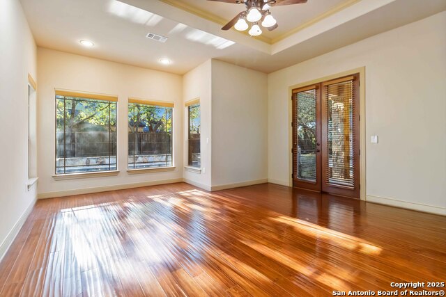 Listing photo id 15 for 129 Legacy  