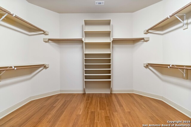 Listing photo id 19 for 129 Legacy  