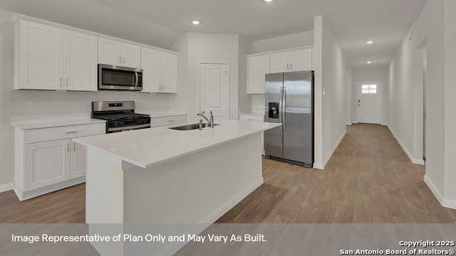 Image 13 of 34 For 251 Yellowstone Drive