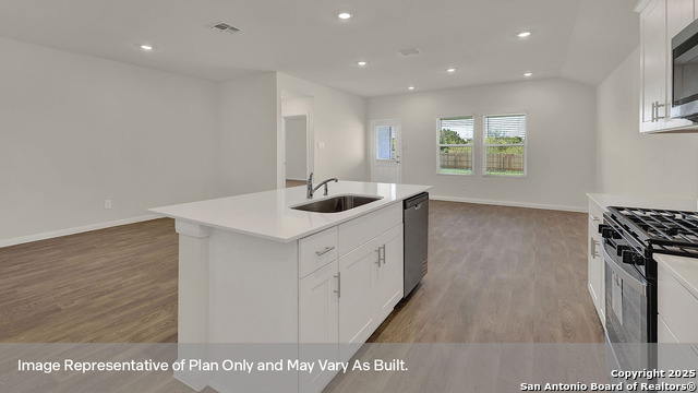 Image 16 of 34 For 251 Yellowstone Drive