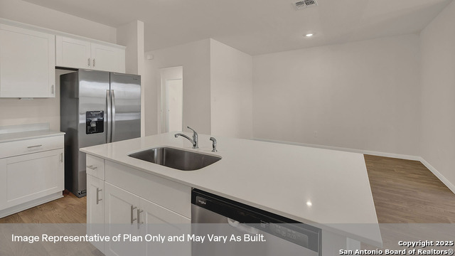 Image 17 of 34 For 251 Yellowstone Drive