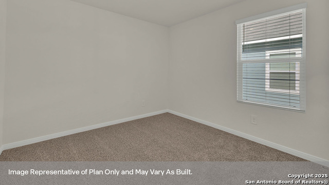 Image 7 of 34 For 251 Yellowstone Drive