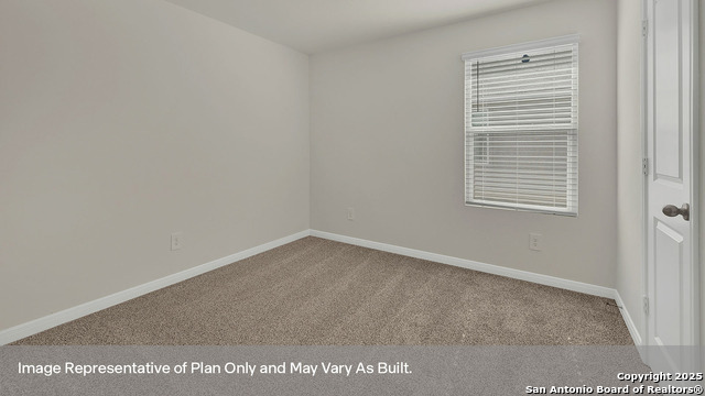 Image 9 of 34 For 251 Yellowstone Drive