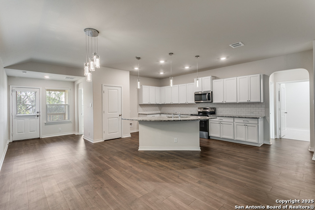 Listing photo id 9 for 12014 Turquoise Pond