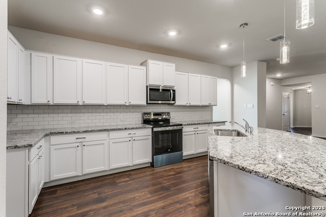 Listing photo id 12 for 12014 Turquoise Pond