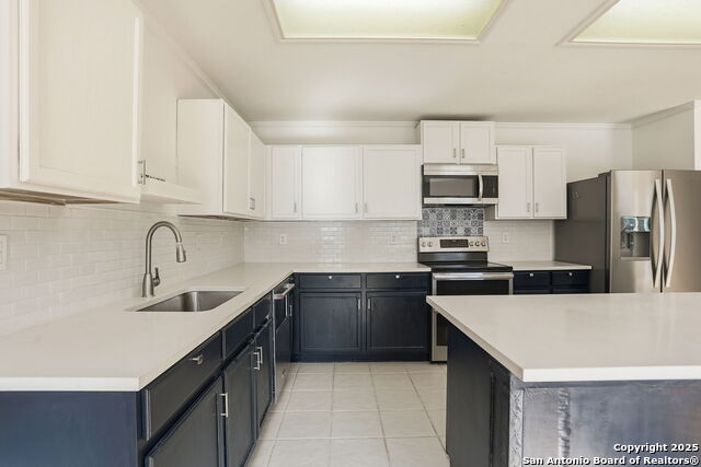 Image 16 of 47 For 522 Ashley  