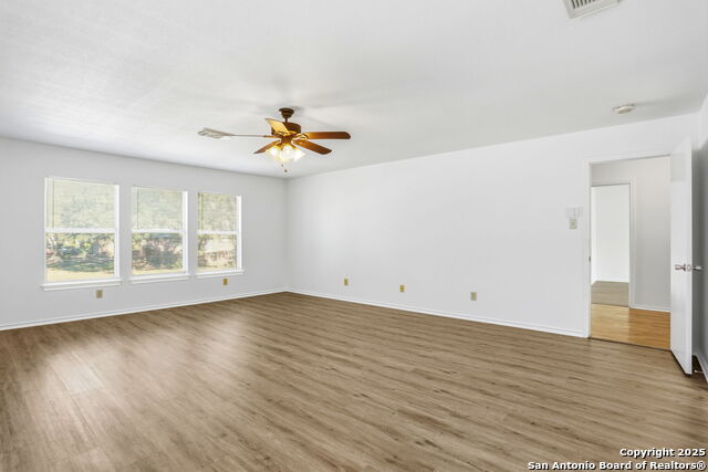 Image 23 of 47 For 522 Ashley  