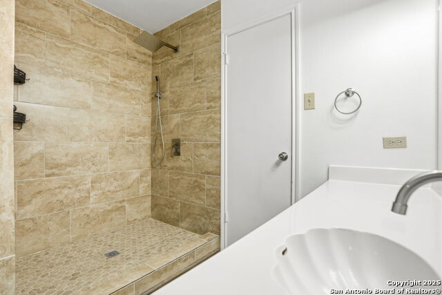 Image 29 of 47 For 522 Ashley  