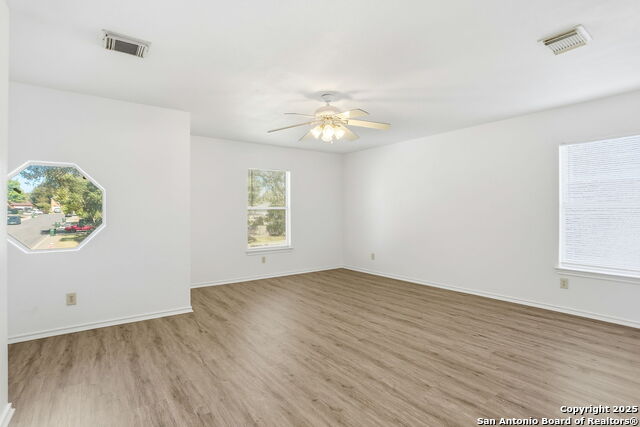 Image 32 of 47 For 522 Ashley  